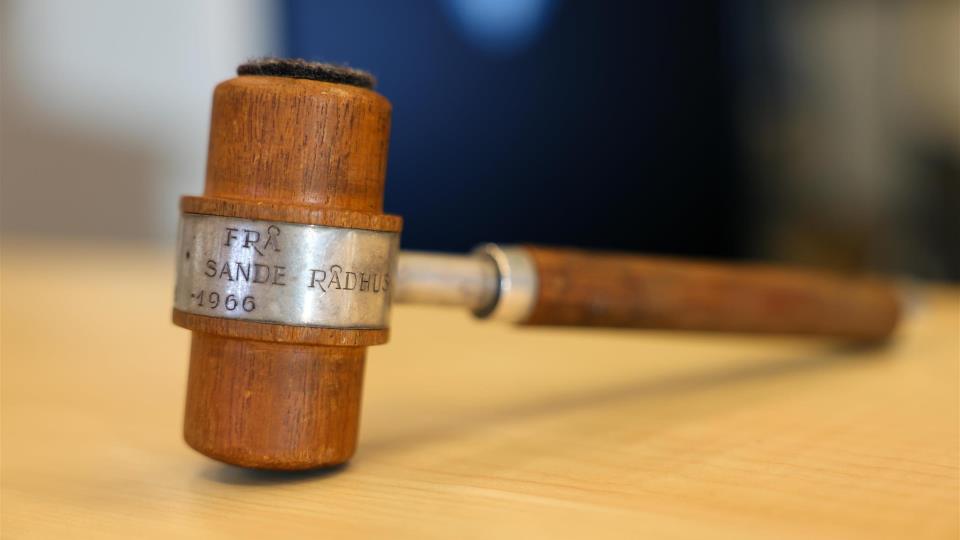 Lenkje til artikkel: Politisk møte