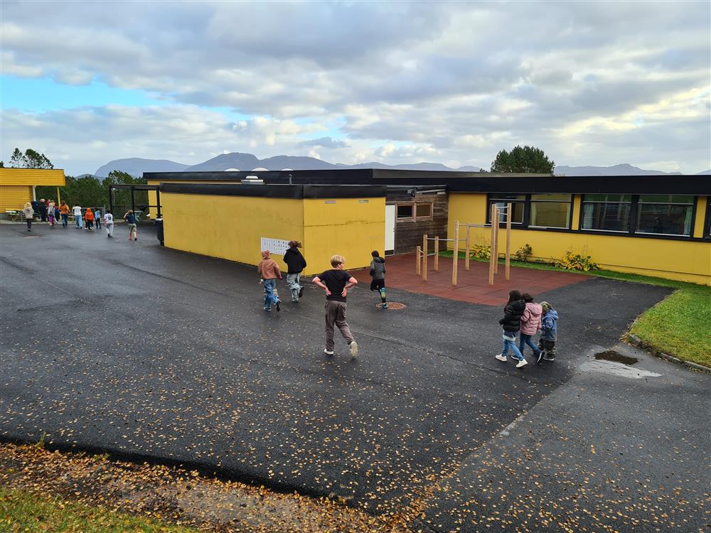 Kvamsøy oppvekstsenter skuleløp 2025 - Klikk for stort bilete