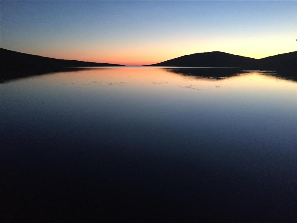 Sommarnatt vatn - Klikk for stort bilete